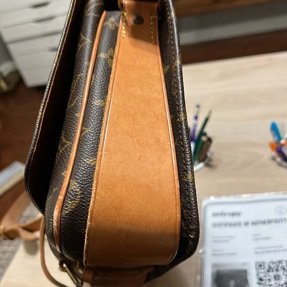 Louis Vuitton crossbody bag - Picture 5 of 11